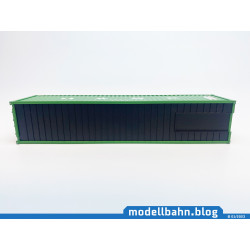 Green colored 40ft Container "UASC" in 1:87 (H0)